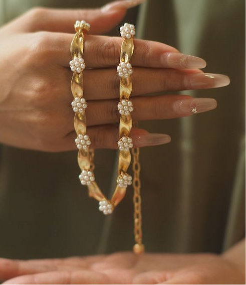 Collier ras du cou en perles style Trifari vintage