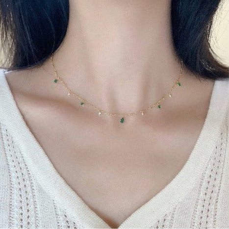 Collier en vermeil doré avec pierres de zircone vertes aspect émeraude