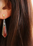 Boucles d'oreilles pendantes géométriques avec agate rouge