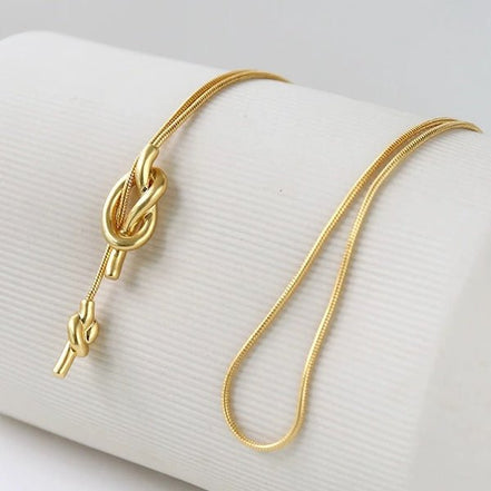 Golden Drape Long Necklace