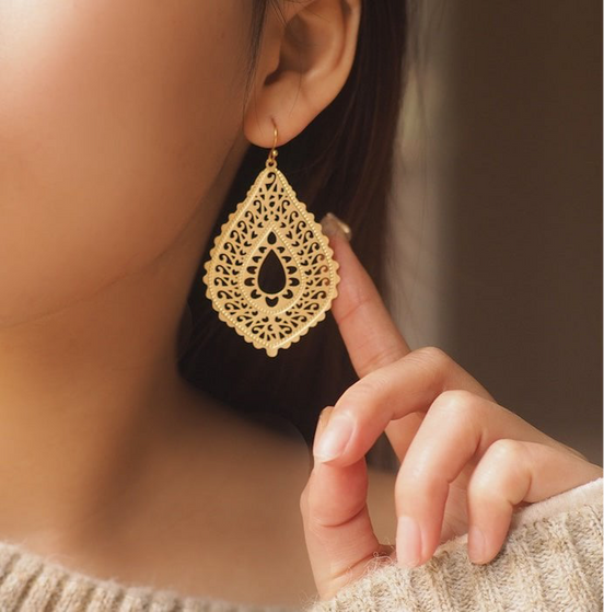 Filigree flower earrings in bohemian style