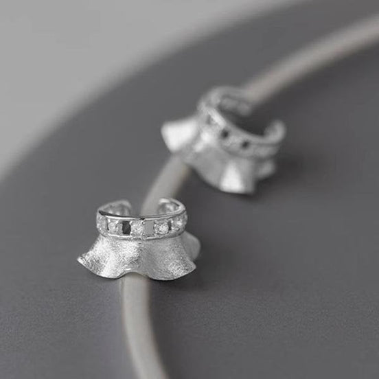 Unique rock design ear cuff – one piece