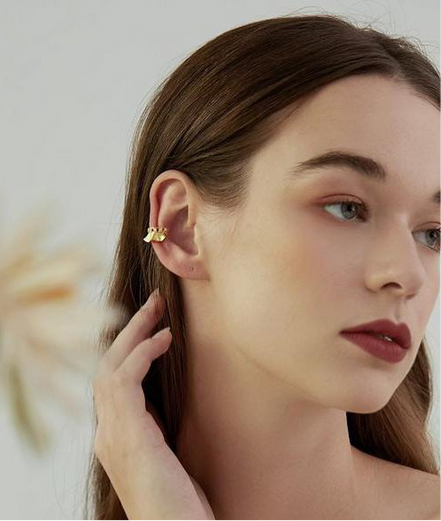 Rocklinie Ear Cuff