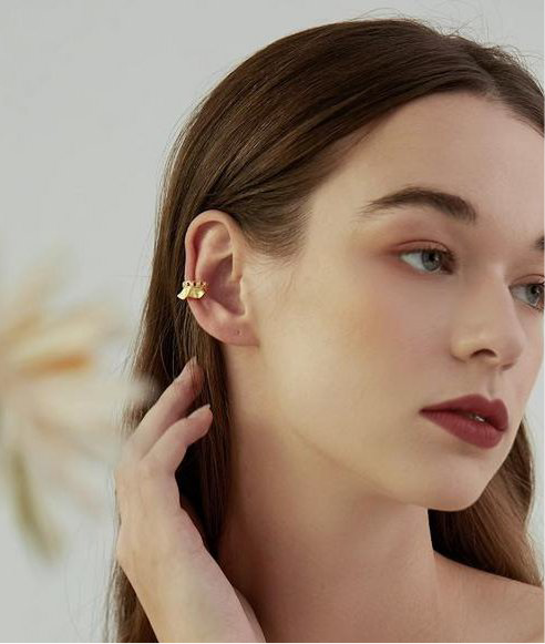 Rocklinie Ear Cuff