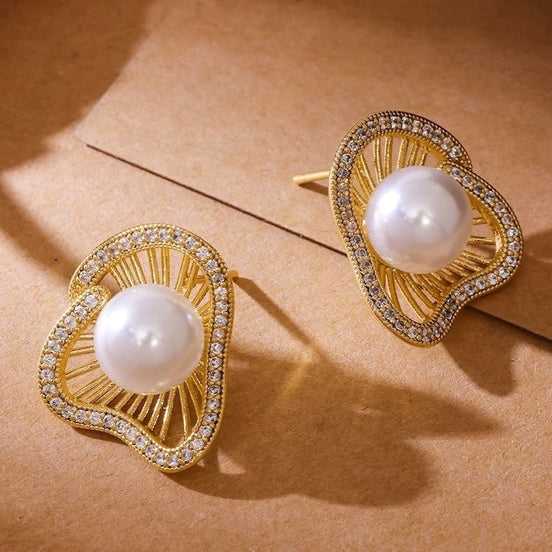 Lotus design sparkling pearl earrings and rings