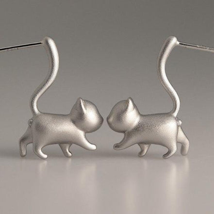 Playful earrings with a cute cat design