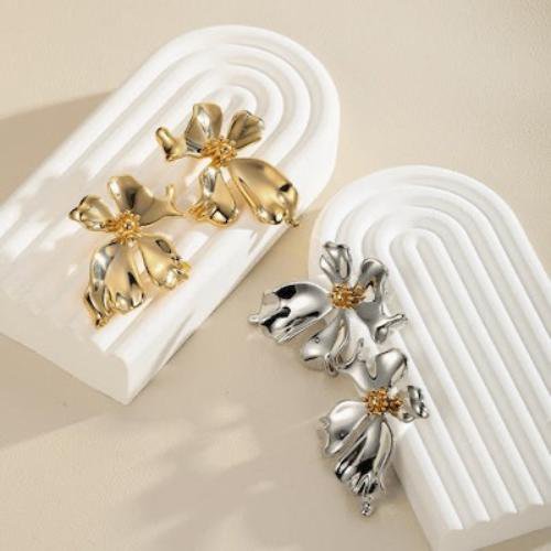 Unique design, vibrant flower stud earrings