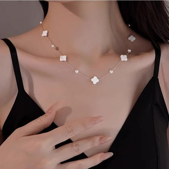 Parure de bijoux Cloverleaf – collier et bracelet avec nacre et perles d'eau douce