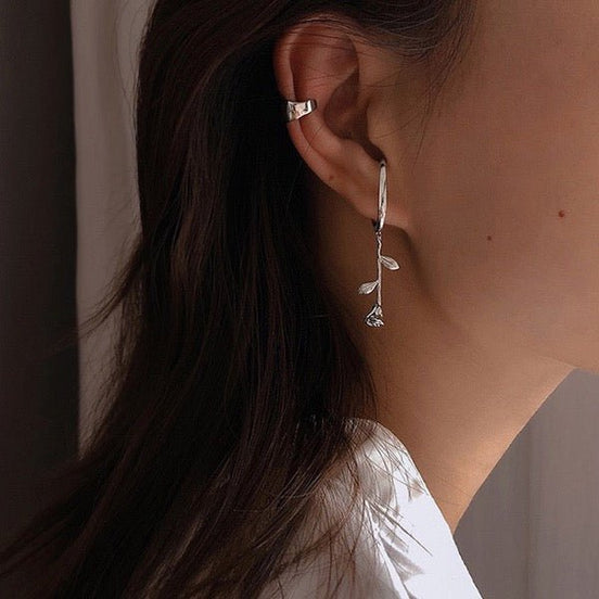 Fluid Line Rose Flower Ear Cuff One-Piece