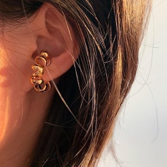 Boucle d'oreille métallique