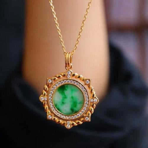 Collier de jade royal