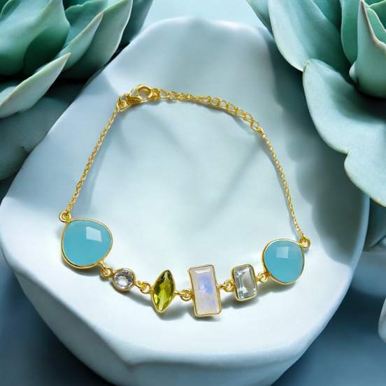 Luxuriöses 925 Sterling Silber Armband, vergoldet und besetzt mit Chalcedon, Aquamarin, Mondstein und Peridot
