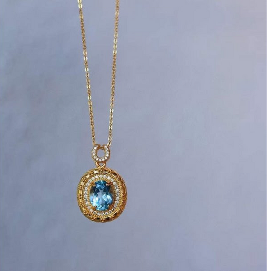 Pendentif en topaze bleue