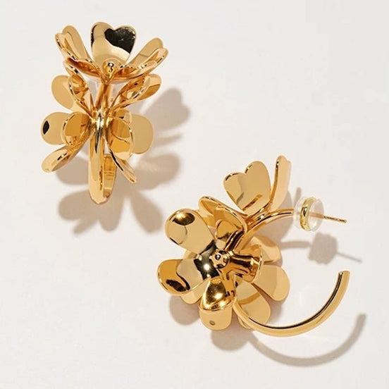 Dynamic vibrant petals like earrings
