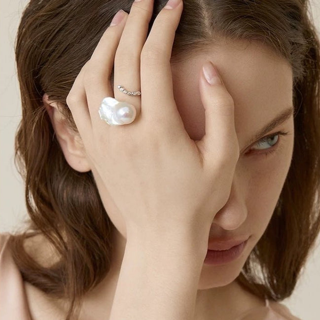 Baroque pearl ring with cubic zirconia