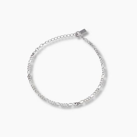Sterling Silber Armband mit Kettenglied-Mustern, die aus kleinen, runden Gliedern und größeren länglichen Gliedern besteht. 