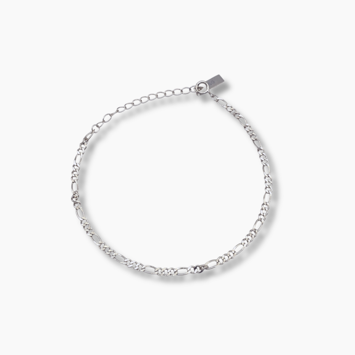 Sterling Silber Armband mit Kettenglied-Mustern, die aus kleinen, runden Gliedern und größeren länglichen Gliedern besteht. 