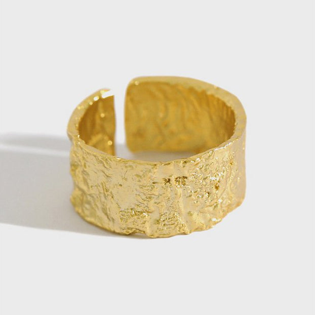 Silberring, vergoldet in breitgehämmerter Form