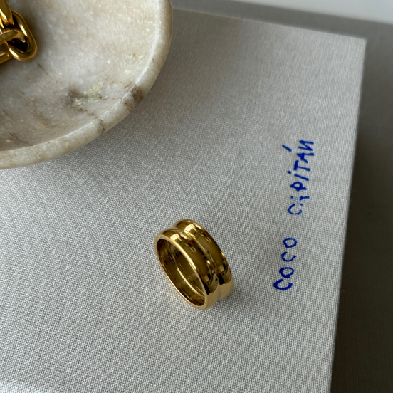 Edelstahl Ring, vergoldet, im Bold-Look, zweieinander gegossene Ringe.