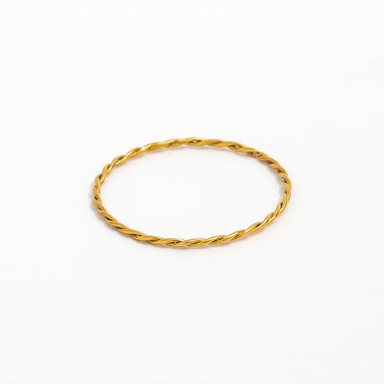 vergoldeter Edelstahl Ring in dezentem verflochtenem Design