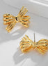 Verspielte Schmetterlings-Krawatten-Ohrringe aus vergoldetem Messing