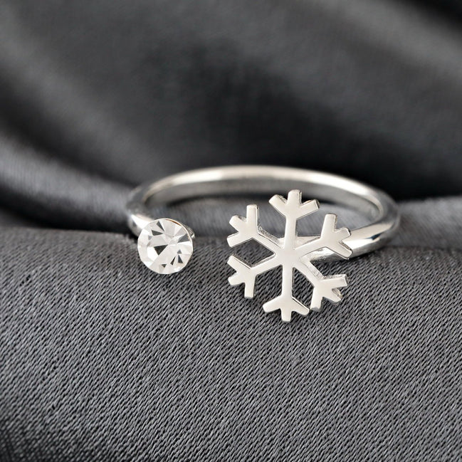 Verstellbarer 925er Silberring mit zarter Schneeflocke