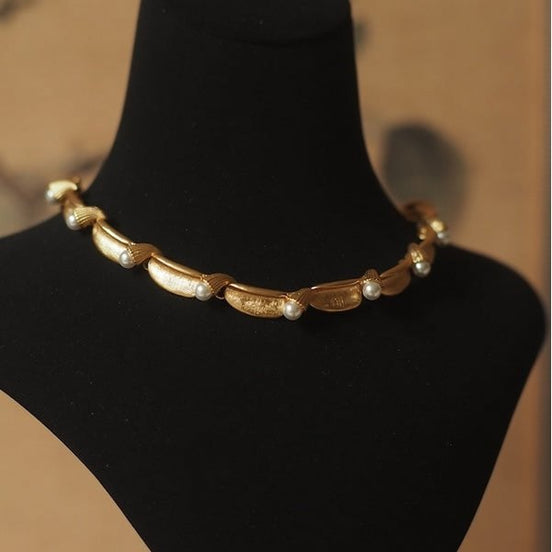 Collier ruban de perles vintage - Motif or et feuilles