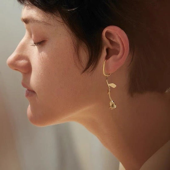 Fluid Line Rose Flower Ear Cuff One-Piece