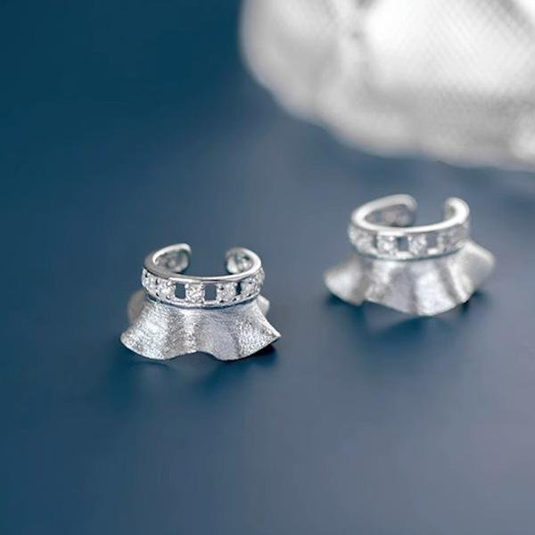Rocklinie Ear Cuff