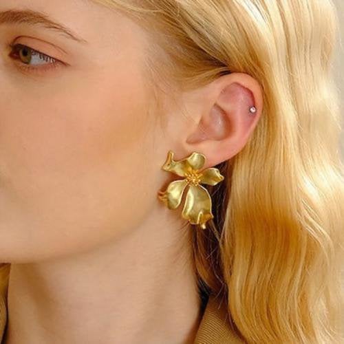 Unique design, vibrant flower stud earrings