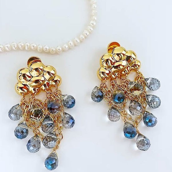 Drop earrings with blue stones in cloud design
