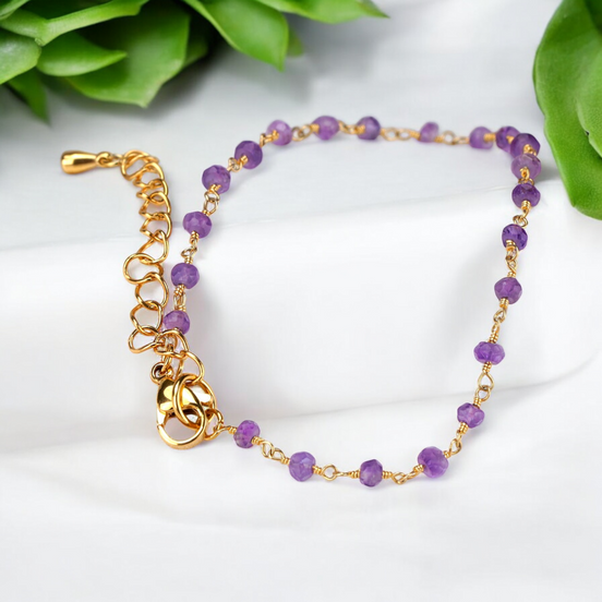 vergoldetes Armband mit violetten Amethyst-Rondellen